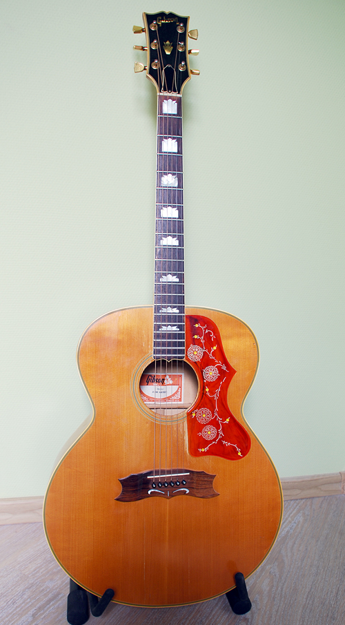 '77 Gibson J-200